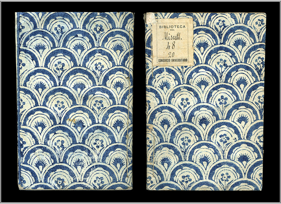 le due facce della copertina in carta xilografata